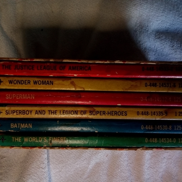 DC SUPERHERO 6 BOOK SET & SPORT CARD SET - Picture 5 of 14